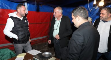Gemlik'te zeytin üreticilerine alım noktalarında ziyaret