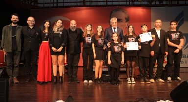 İzmir Güzelbahçe'de tüm kalpler Atatürk için attı