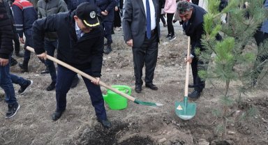 Kütahya Belediyesi'nden Milli Ağaçlandırma Günü'ne destek