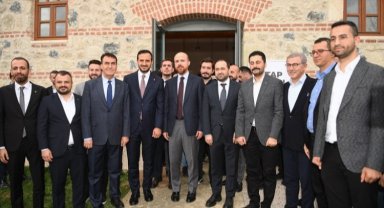 Mustafa Dündar TÜGVA'da öğrencilerle buluştu