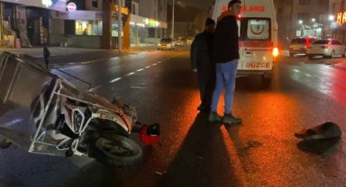 Düzce'de otomobille motosiklet çarpıştı: 2 yaralı