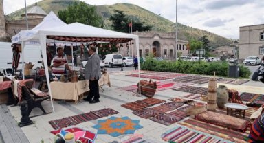 Kayseri Talas'ta yılın son antika pazarı