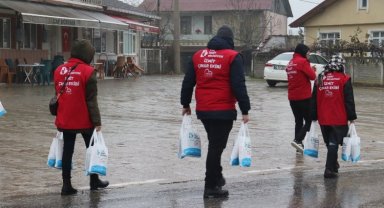 İzmit'te Çınar ekibi iç ısıtıyor