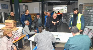 Karabağlar Belediyesi'nden üreticiye kesintisiz destek