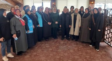 Memduh Büyükkılıç Erciyes'te kayak severlerle buluştu