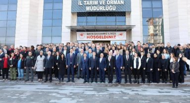 Bakan Yumaklı ve Başkan Büyükkılıç, bölgenin en büyük tarım fuarını ziyaret etti