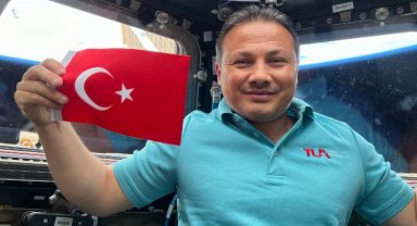 Gezeravcı dünyaya dönüş yolunda
