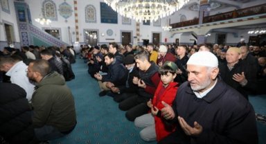 Kandil Gecesi İnegöllüler camilere akın edildi