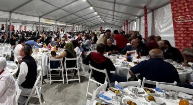 Lezita ailesi geleneksel iftar yemeklerinde buluştu