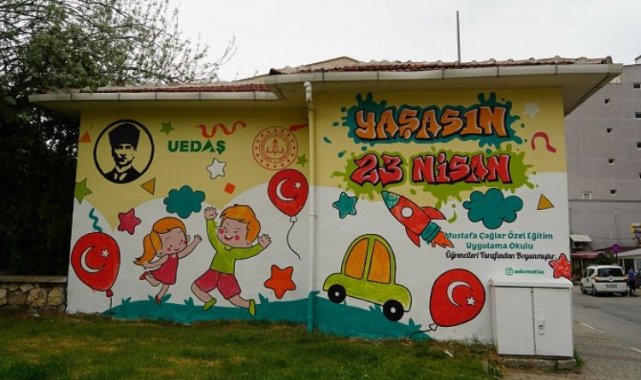 Trafolar 23 Nisan için boyandı