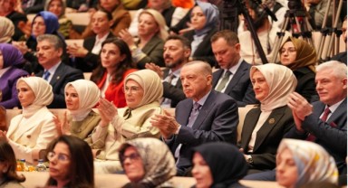 KADEM’de Bayrak Değişimi: Av. Dr. Canan Sarı Yeni Başkan Oldu