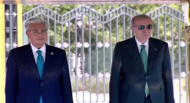 Cumhurbaşkanı Tokayev Beştepe'de törenle karşılandı