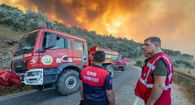 İzmir Orman Yangınlarıyla Mücadele Ediyor