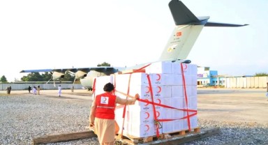 Türkiye’den Afganistan’a deprem sonrası 25 ton yardım