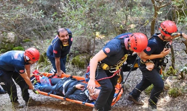 Balçova Terapi Ormanı’nda zorlu kurtarma!