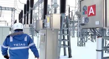 Enerji ekipleri zorlu kış şartlarında 7/24 sahada