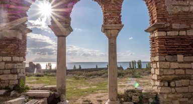 Enez Kalesi'ne 'bin liralık' ihmal!