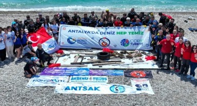 Antalya’da denizden 20 ton atık çıkarıldı