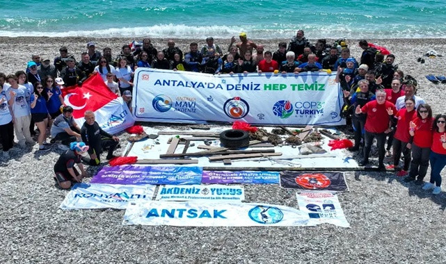 Antalya’da denizden 20 ton atık çıkarıldı