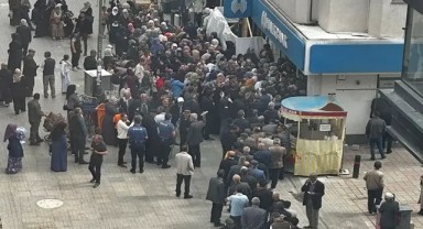 Ağrı’da Sosyal Yardım Kuyruğu Tepki Çekti