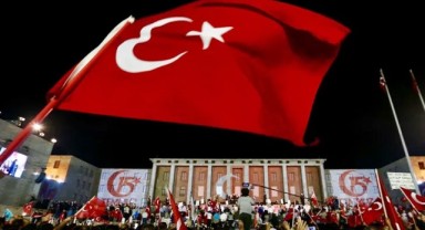 15 Temmuz’un 10. Yılı: Direniş Ruhu Taptaze, Endişeler Diri