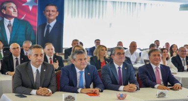 Özgür Özel, YENİ Parti’nin Genel Başkanı Seçildi