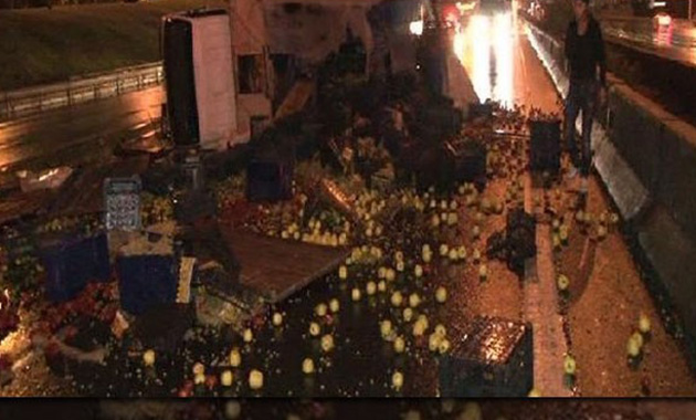 Sağanak Yağış İstanbul'da Zincirleme Kazaya Neden Oldu