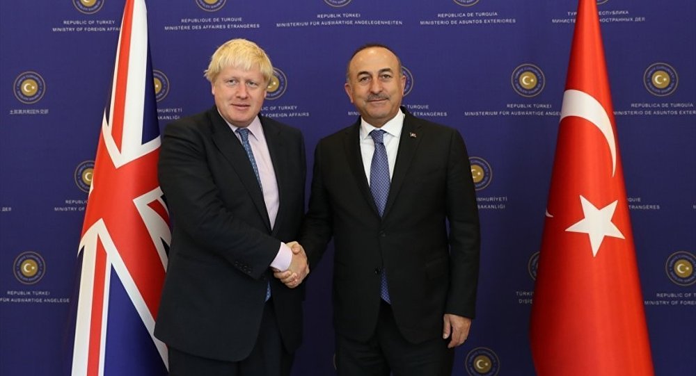 Dışişleri Bakanı Çavuşoğlu, İngiliz mevkidaşı Johnson ile ortak basın toplantısı düzenledi