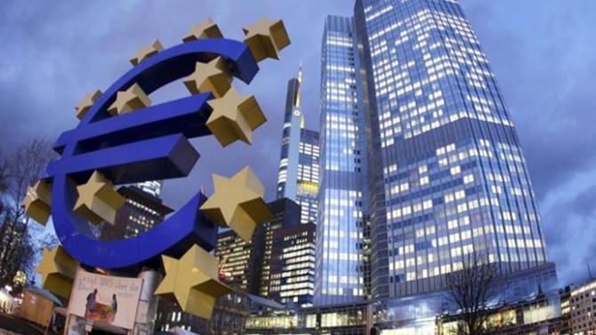 ECB varlık alım programını azaltmayı düşünmüyor !