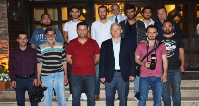 Adnan Yaşar Görmez'den fırıncılara ekmek indirimi çağrısı