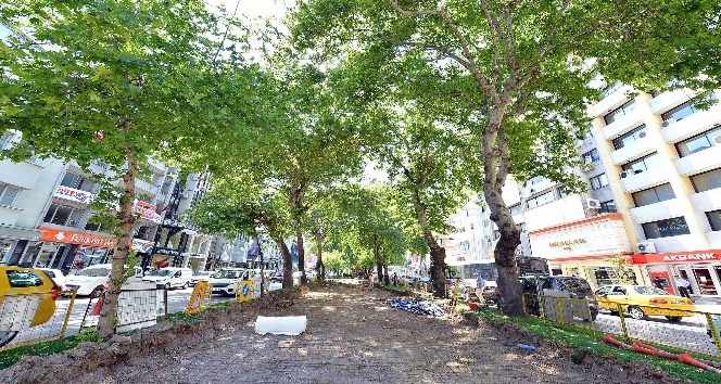 İzmir Büyükşehir Belediyesi, tüm ağırlığını Konak hattındaki yapım işlerine verdi