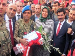 Afrin’e Giden Özel Birliklere Çok Özel Karşılama