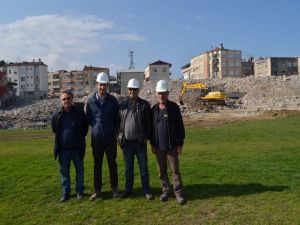 Avni Aker’de Yıkım İşi Bitti, Hafriyatı Kaldı