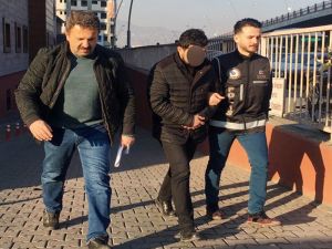 Fetö’ye Finans Desteği Sağlayan Esnafa Operasyon: 8 Gözaltı