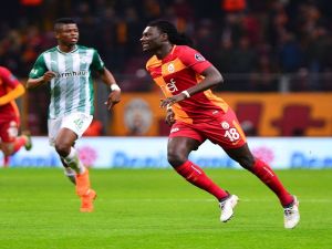 Gomis İlk Kez Hat-trick Yaptı