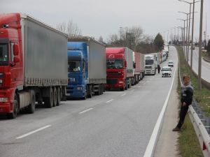 Kapıkule’de ‘Çile’ Kuyruğu: 18 Kilometre