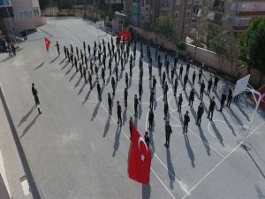 Öğrencilerden Afrin’e Komando Marşlı Destek