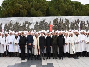 Afrin’deki Mehmetçikler İçin Şehitler Abidesi’nde Dua