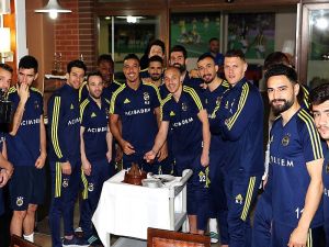 Derbi Öncesi Dirar’a Doğum Günü Süprizi