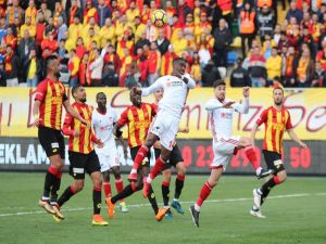 Göztepe Evinde Sivas’ı Devirdi