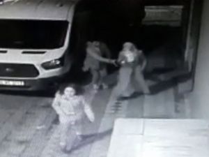 Çocuğunun Yanında Kapkaç Şoku Yaşadı