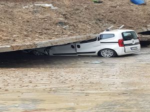 İstinat Duvarı Aracın Üzerine Çöktü