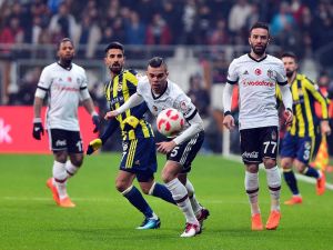 İlk Yarı Fenerbahçe’nin Üstünlüğüyle Bitti