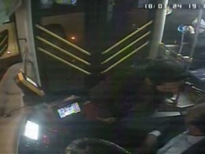 Otobüs Şoförüne Tornavidalı Saldırı Kamerada