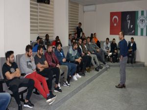 Futbolcular Ve Personelle Vedalaştı