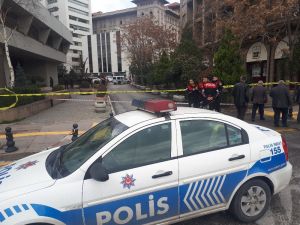 Merkez Bankası Önünde Şüpheli Çanta Paniği