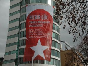 Abd Büyükelçiliği Karşısında Bulunan Aso’dan Dikkat Çeken Pankart
