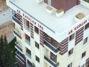 Uyuşturucu Paketlerinden Balkondan Atarken Yakalandı