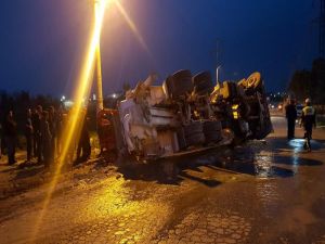 Beton Pompası Kamyonu İle Tır Çarpıştı: 2 Yaralı