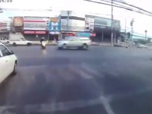 Bu Kaza Motosikletlinin Sonu Oldu